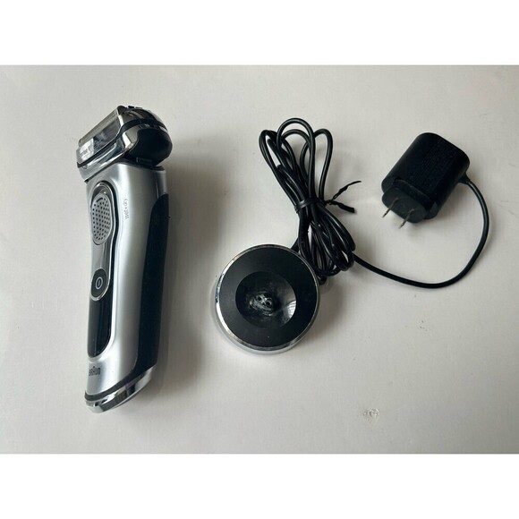 Braun Series 9 9260s Wet+Dry Electric Shaver - Picture 2 of 12